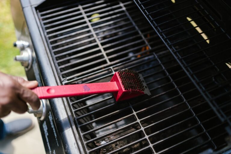 Step By Step Guide: How To Clean A Grill With A Brush